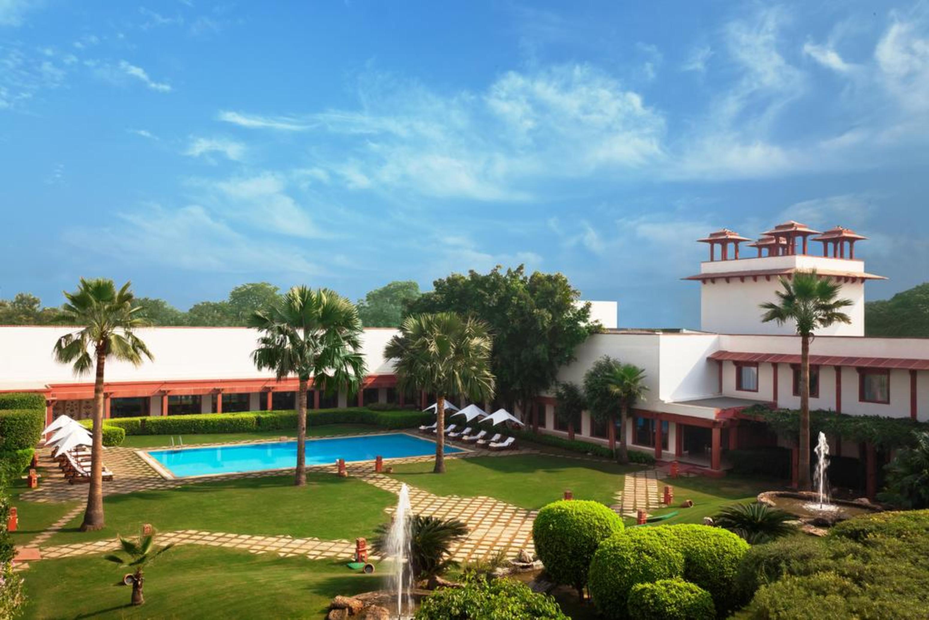 Trident Agra Hotel Agra  Exterior photo