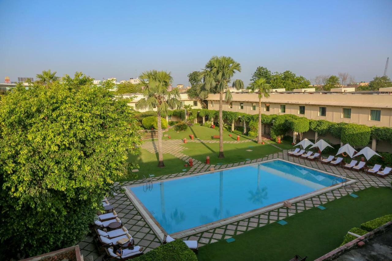 Trident Agra Hotel Agra  Exterior photo