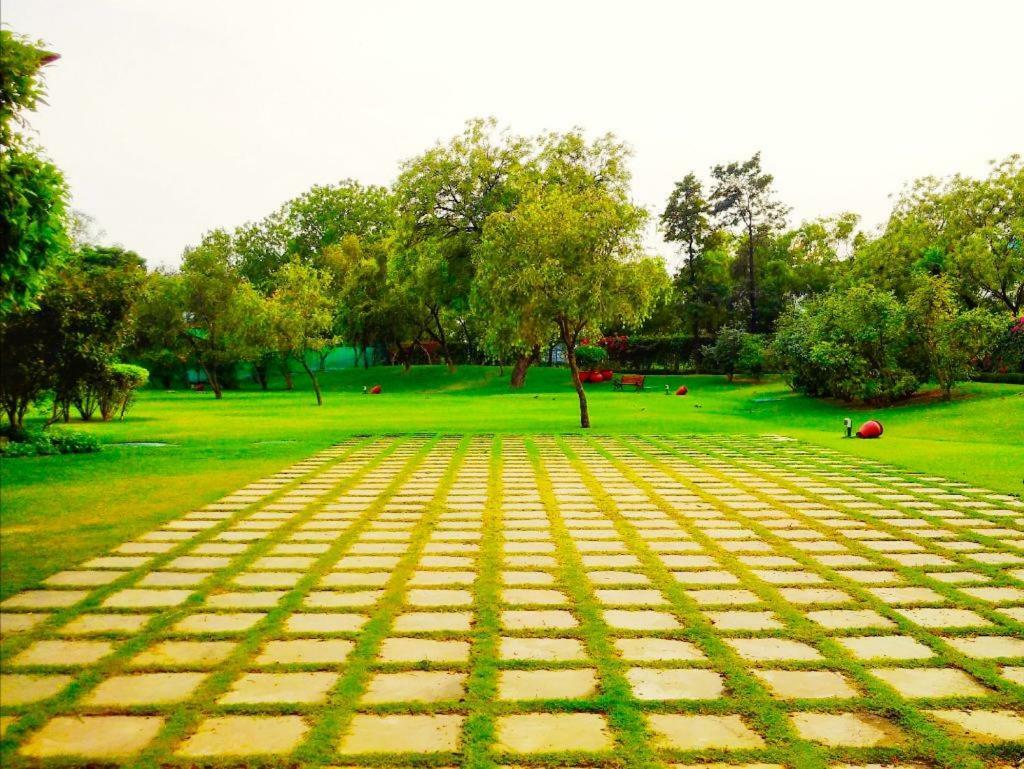 Trident Agra Hotel Agra  Exterior photo